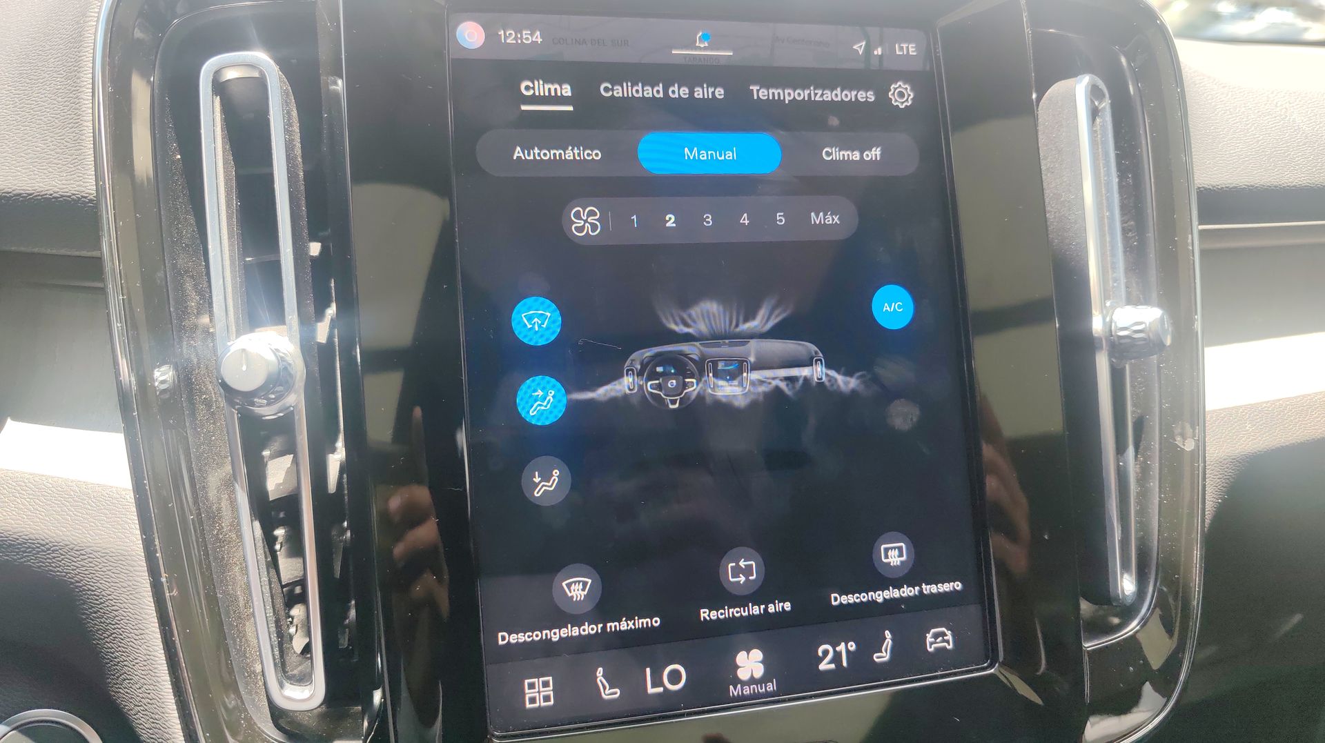 2023 Volvo XC40 ULTIMATE B4 MILD HYBRID