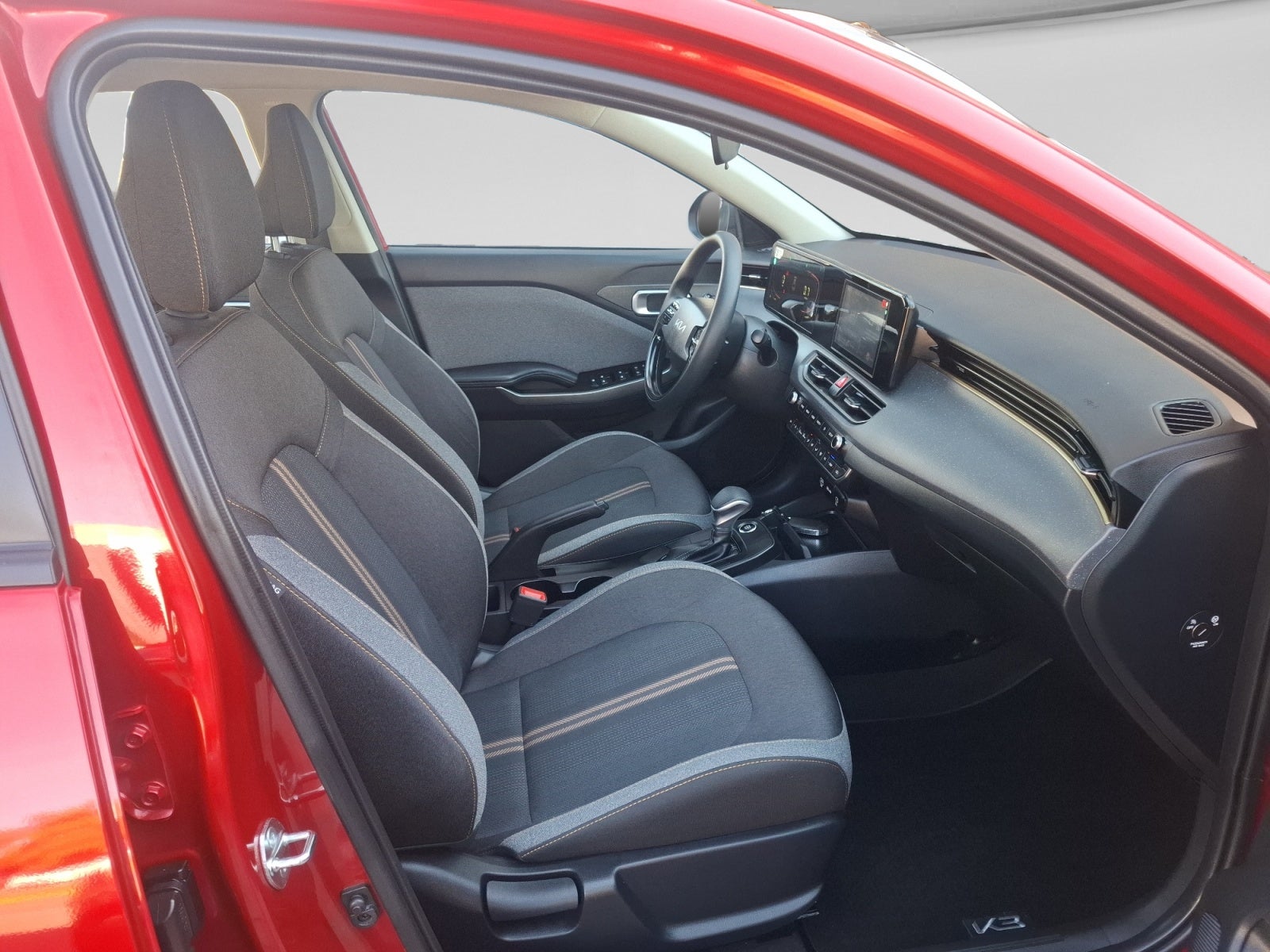 2025 Kia K3 EX AT