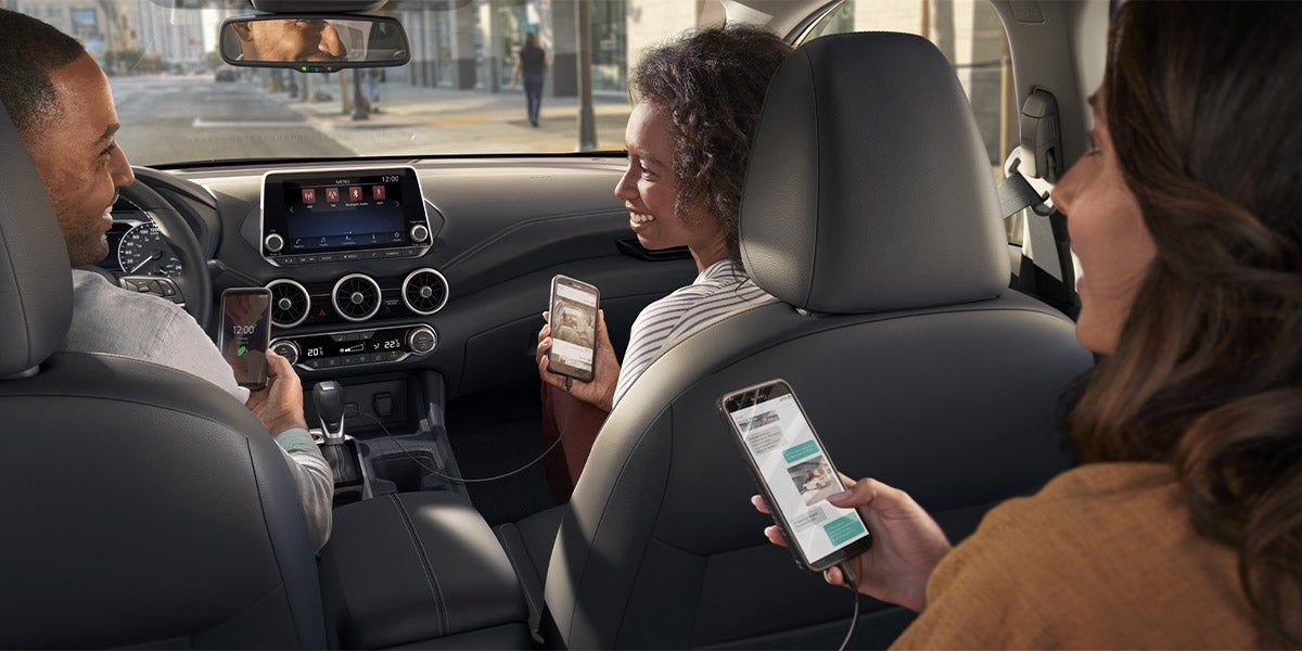 Nissan Sentra Interior3